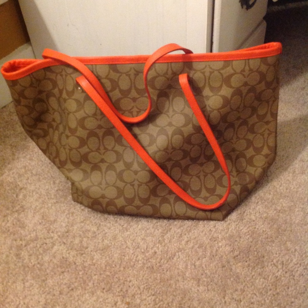 ** SOLD** Beautiful coach tote. - Picture 2 of 3